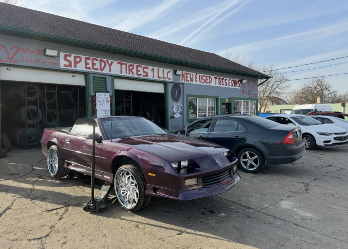 Speedy Tires shop front